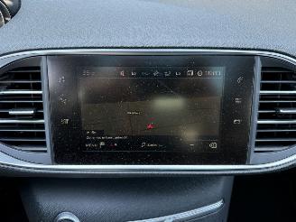 Peugeot 308 SW 1.6 BlueHDI Blue Lease Executive picture 21