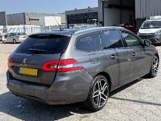 Peugeot 308 SW 1.6 BlueHDI Blue Lease Executive picture 4