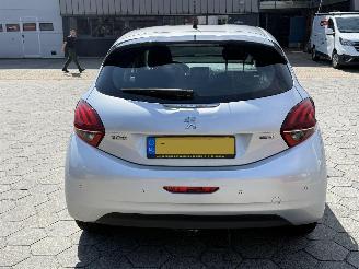 Peugeot 208 1.2 PureTech Blue Lion picture 5