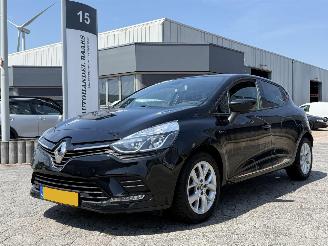 Damaged car Renault Clio 0.9 TCe Limited 2020/2
