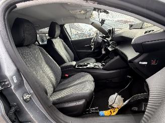 Peugeot 208 1.2 Hybrid 110 e-DCS6 Allure picture 15