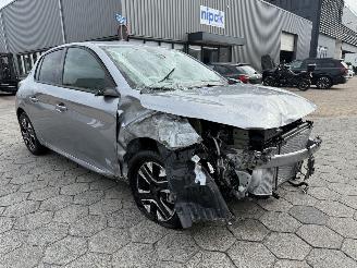 Peugeot 208 1.2 Hybrid 110 e-DCS6 Allure picture 8
