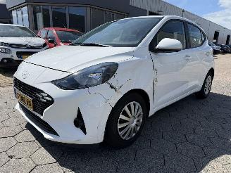 krockskadad bil auto Hyundai I-10 1.0 Comfort 2023/4