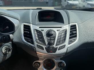 Ford Fiesta 1.4 Ghia AUTOMAAT picture 20