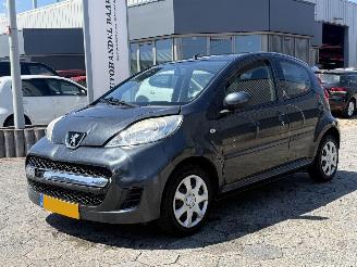 krockskadad bil auto Peugeot 107 1.0-12V Urban Move 2010/4