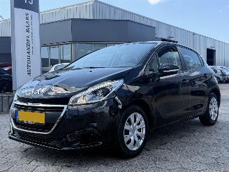 uszkodzony samochody osobowe Peugeot 208 1.2 PureTech Blue Lion 2016/4