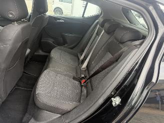Opel Astra 1.0 Online Edition picture 13