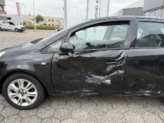 Opel Corsa 1.4-16V Cosmo picture 9