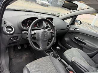 Opel Corsa 1.4-16V Cosmo picture 20