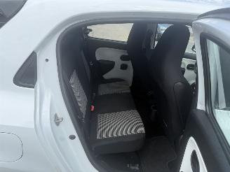 Renault Twingo 1.0 SCe Collection picture 10
