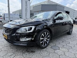 Coche accidentado Volvo V-60 1.5 T3 Polar+ Dynamic 2018/2