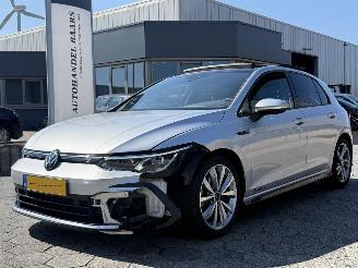uszkodzony samochody osobowe Volkswagen Golf 1.5 TSI R-Line Business PANO AUTOMAAT 2021/1