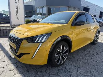 krockskadad bil auto Peugeot 208 1.2 PureTech GT 2021/3