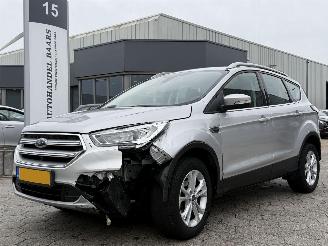 krockskadad bil auto Ford Kuga 1.5 EcoBoost Titanium 2018/9
