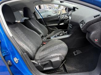 Peugeot 308 SW 1.2 PureTech Blue Lease Allure picture 13