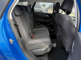 Peugeot 308 SW 1.2 PureTech Blue Lease Allure picture 12