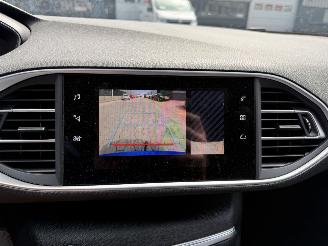 Peugeot 308 SW 1.2 PureTech Blue Lease Allure picture 20