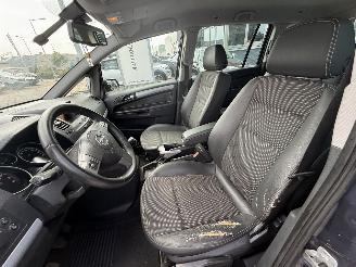 Opel Zafira 1.6 Executive picture 13