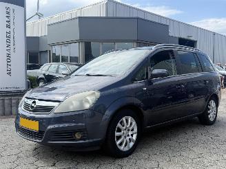 krockskadad bil auto Opel Zafira 1.6 Executive 2006/9