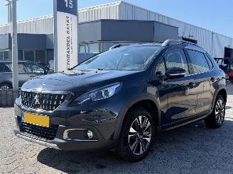 Unfallwagen Peugeot 2008 1.2 PureTech Allure 2017/8