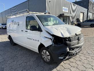Volkswagen Transporter 2.0 TDI L2H3 28 Comfortline picture 3