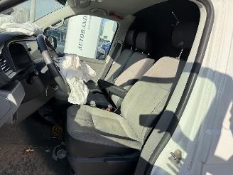 Volkswagen Transporter 2.0 TDI L2H3 28 Comfortline picture 9