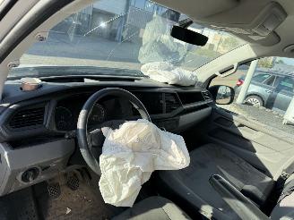 Volkswagen Transporter 2.0 TDI L2H3 28 Comfortline picture 10