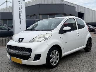 Auto incidentate Peugeot 107 1.0-12V Millesim 200 2010/11