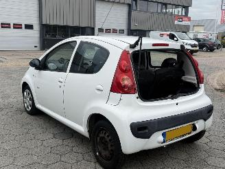 Peugeot 107 1.0-12V Millesim 200 picture 6