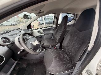 Peugeot 107 1.0-12V Millesim 200 picture 13