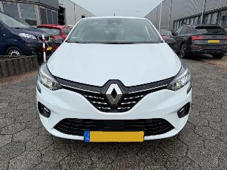 Renault Clio 1.6 E-Tech Hybrid 145 Techno picture 2