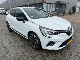 Renault Clio 1.6 E-Tech Hybrid 145 Techno picture 3