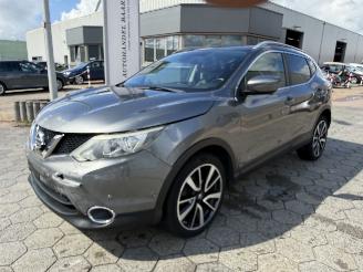 uszkodzony samochody osobowe Nissan Qashqai 1.2 Acenta 2015/10