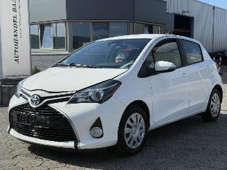 uszkodzony samochody osobowe Toyota Yaris 1.5 Hybrid Aspiration 2016/10