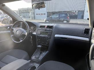 Skoda Octavia 1.6  Ambiente  AUTOMAAT picture 11