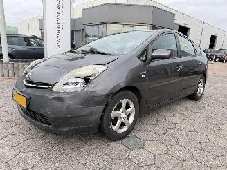 damaged passenger cars Toyota Prius 1.5 VVT-i Comfort 2009/1