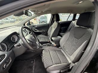 Opel Astra 1.2 Edition picture 14