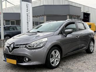 Vaurioauto  passenger cars Renault Clio Estate 0.9 TCe Iconic 2016/6