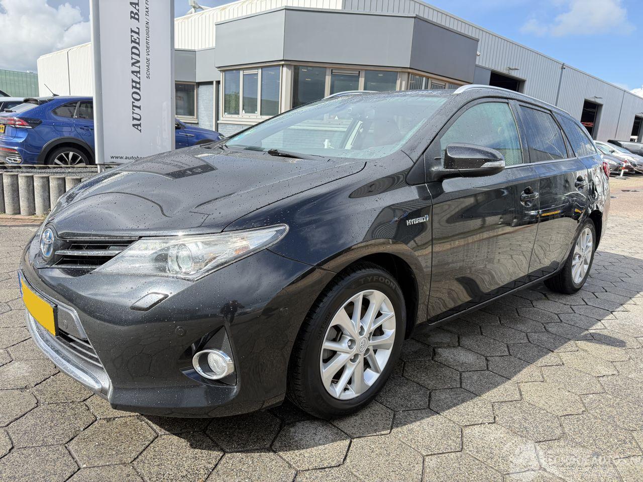 Toyota Auris Touring Sports 1.8 Hybrid Lease+