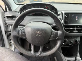 Peugeot 208 1.2 PureTech Active picture 17