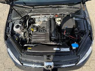 Volkswagen Golf 1.2 TSI Business Edition picture 7