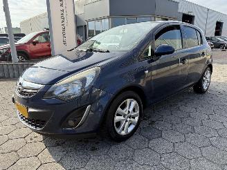 Unfallwagen Opel Corsa 1.4-16V Business+ 2014/4