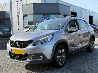 Coche accidentado Peugeot 2008 1.2 PureTech Allure 2016/8
