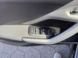Peugeot 2008 1.2 PureTech Allure picture 16