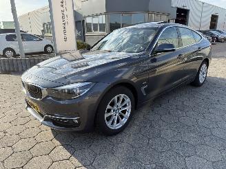 krockskadad bil auto BMW 3-serie GT NAP Pano Gran Turismo 320i  High Executive 2017/9
