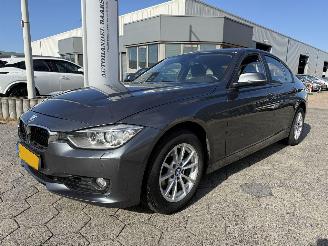 Vrakbiler auto BMW 3-serie 320i High Executive 2012/5