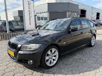 uszkodzony samochody osobowe BMW 3-serie 318i PANO. 2010/4