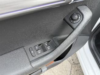 Skoda Octavia Combi 1.0 TSI Greentech Style Business picture 9