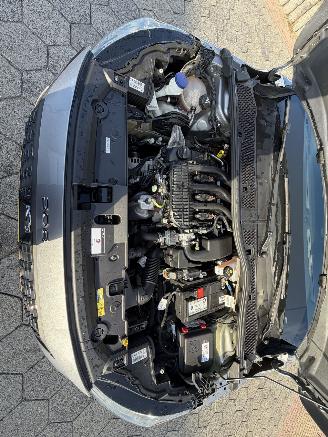 damaged passenger cars Peugeot 208 1.2 PureTech Active 2022/1