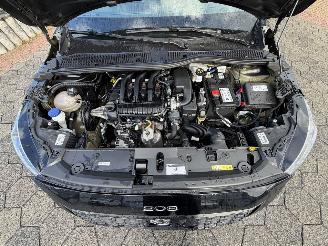 Peugeot 208 1.2 PureTech Active picture 7